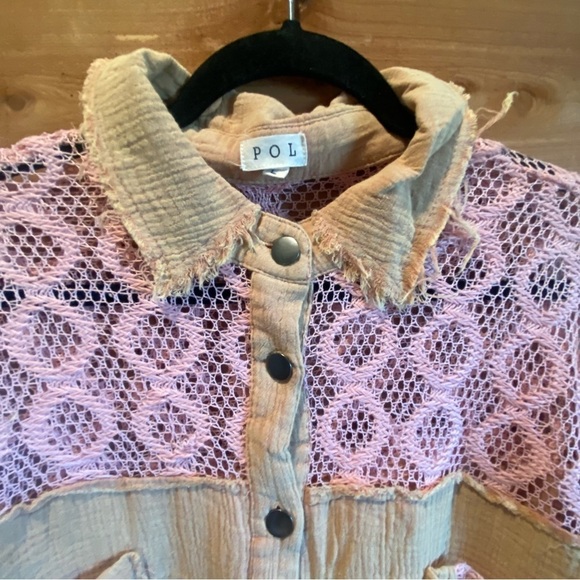 NWOT POL Loose Fit Button Down Long Sleeve Top w/Lace Detail, Peach&Pink, size L - Picture 6 of 10